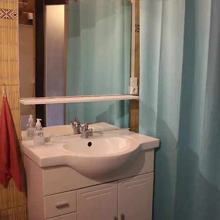 펜션 Maisonnette Avec Piscine Pres De La Gare Part Dieu *